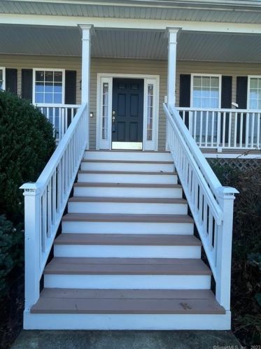 93 Cougar Dr, Manchester CT  06040-6379 exterior