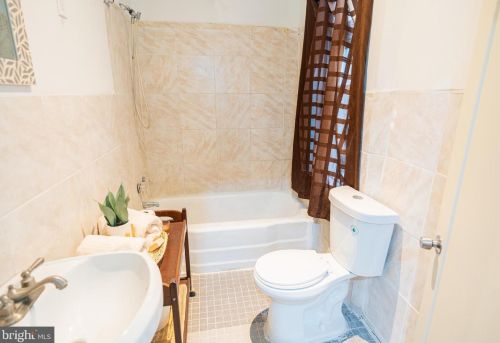 817 9 St, Camden NJ  08103-2603 exterior