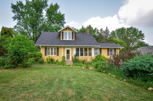 328 Grove St, Ellsworth, WI 54011-5139