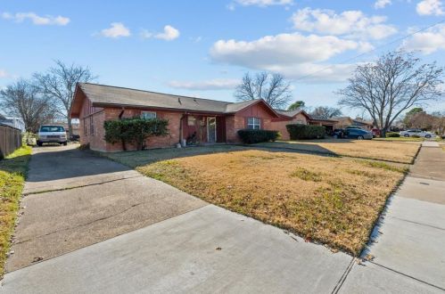 6708 Atha Dr, Dallas, TX 75217-5613