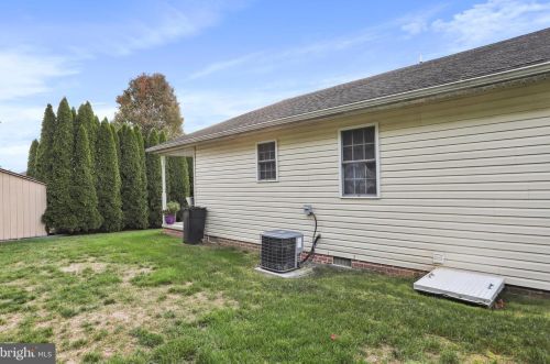 359 Nova Dr, Upton PA  17225-1545 exterior