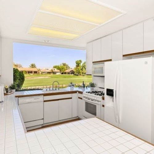 20 Hilton Head Dr, Rancho Mirage CA  92270-1607 exterior