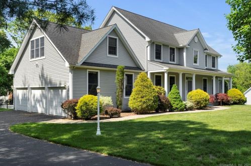 16 Green Ln, Wapping, CT 06074-1265