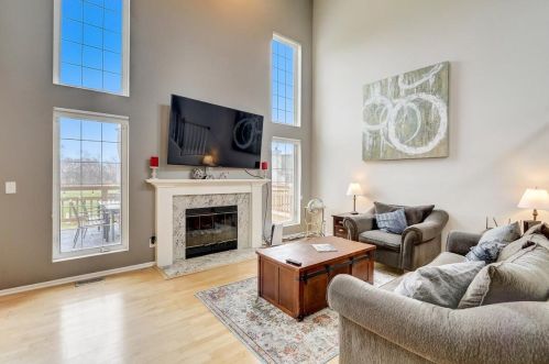 1851 Woodland Cir, Lake Geneva, WI 53147-4968