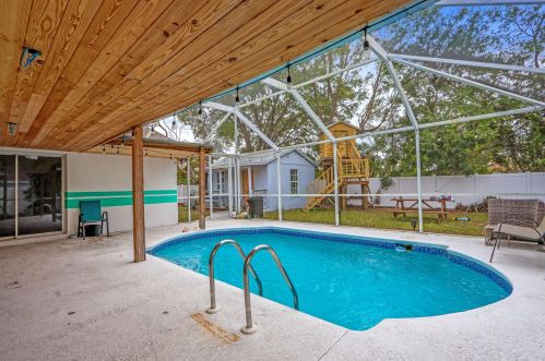 454 Saginaw Ave, Fort Pierce FL  34953-5990 exterior