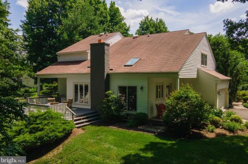 288 Huntsman Ln, Blue Bell PA  19422-2818 exterior