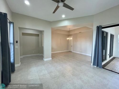 8359 38th St, Hollywood FL  33024-3130 exterior