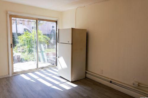 235-08 Hillside Ave, Jamaica, NY 11426-1741