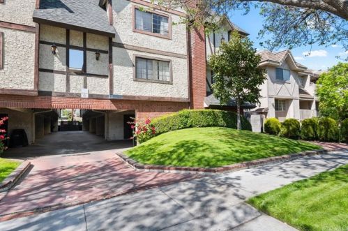655 Alexander St, Glendale, CA 91203-1673