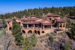 1746 Wild Rye Cir, Bend OR  97701-6690 exterior
