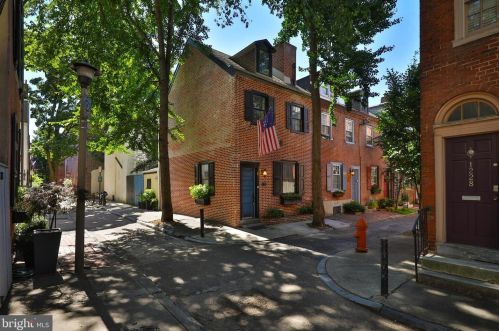 401 Iseminger St, Philadelphia PA  19147-1113 exterior