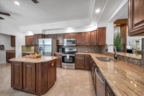 5743 Persimmon Way, Naples FL  34110-2320 exterior