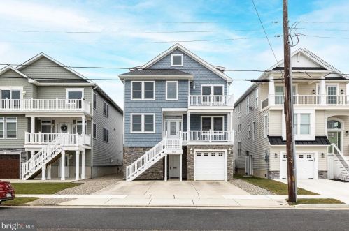 102 3rd St, Brigantine City, NJ 08203-2516