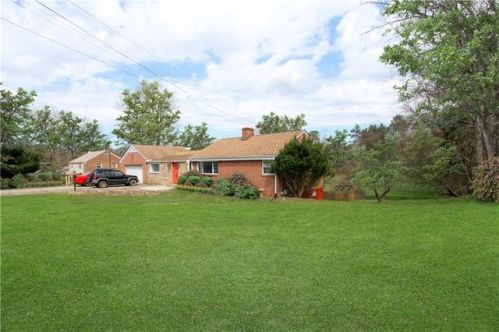 449 Perrymont Rd, Pittsburgh, PA 15237-5692