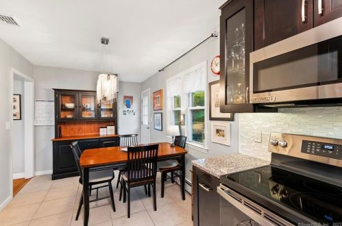 17 River Ln, Deep River CT  06417-1924 exterior