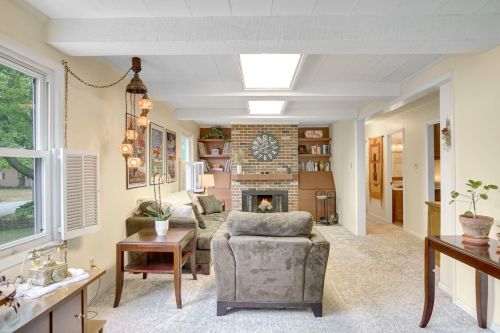 2153 Marshall Dr, Valpo IN  46385-5429 exterior