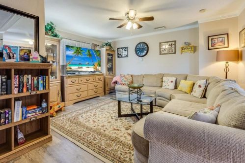 700 Suncrest Dr, Nokomis, FL 34275-2764