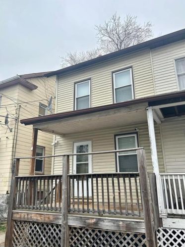 205 Bangor St, Bangor, PA 18013-1910