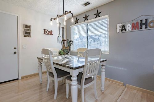 431 Delta Dr, Woodland CA 95695-5425 exterior