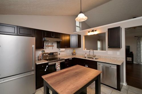 205 Snow Shoe Dr, Newport, KY 41071-2851