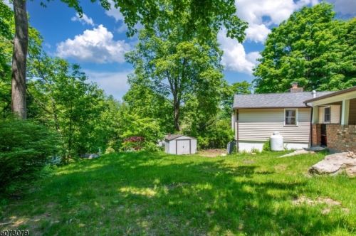 12 Fiddlers Elbow Trl, Kinnelon NJ  07405-2812 exterior