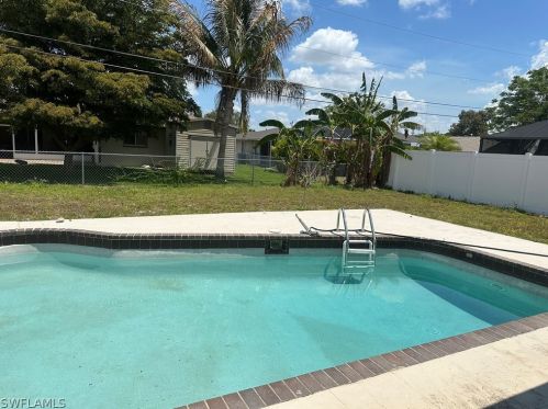 2203 2nd St, Cape Coral, FL 33909-2876