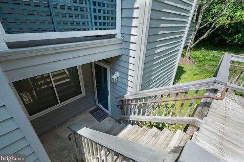 11723 Summerchase Cir, Herndon VA  20194-1137 exterior