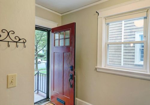 266 President Ave, Providence, RI 02906-5536