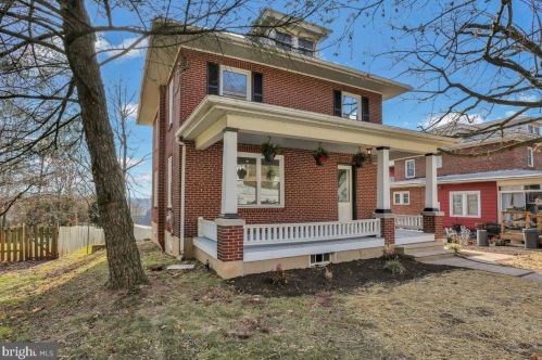 2158 Old Lancaster Pike, Swartzville, PA 17569-9140