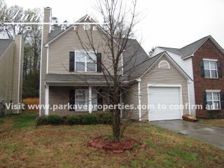 4013 Cindy Woods Ln, Charlotte NC  28216-3302 exterior
