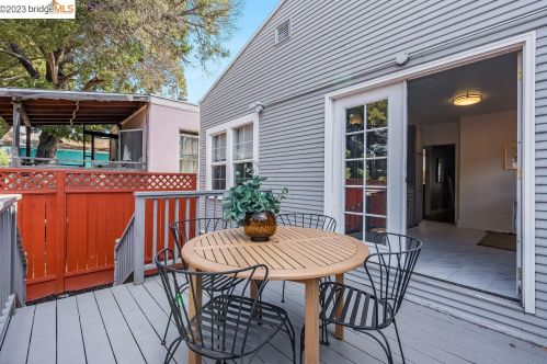 2525 Church St, Oakland CA  94605-2045 exterior