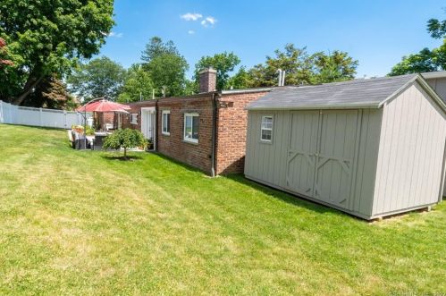 3 Marshall Ln, Ansonia CT  06401-2815 exterior