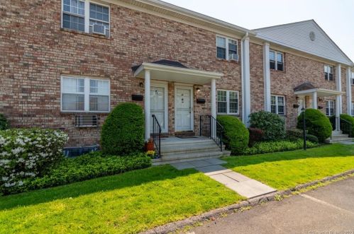28 Lindstrom Rd, Stamford, CT 06902-7442