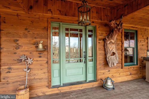 3714 Mountain Rd, Haymarket VA  20169-1739 exterior