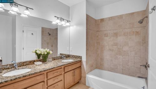 252 International Blvd, Oakland, CA 94606-2236