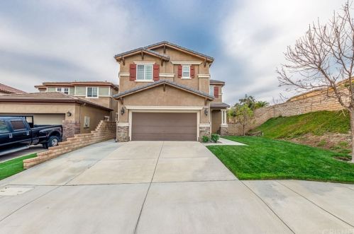 19929 Holly Dr, Santa Clarita, CA 91350-5700
