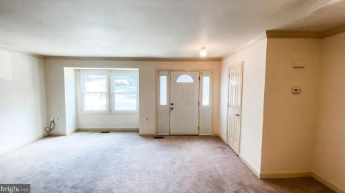 12177 Salemtown Dr, Woodbridge VA  22192-6273 exterior