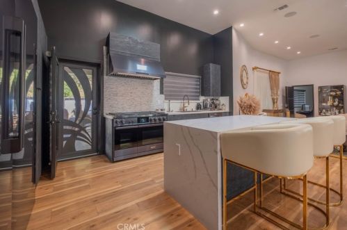 3411 Chevy Chase Dr, Glendale CA  91206-1418 exterior