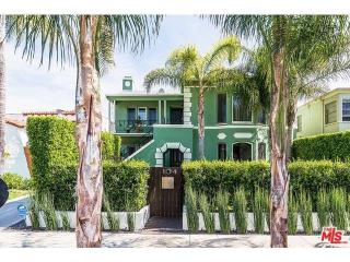 104 Harper Ave, Los Angeles, CA 90048-3504