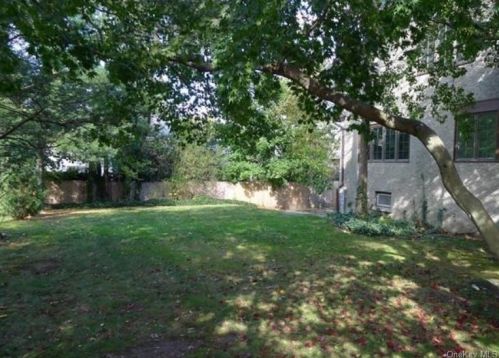 57 Elizabeth Rd, New Rochelle NY  10804-3211 exterior