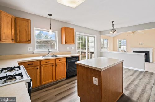 2 Ethan Ter, Swedesboro NJ  08085-4035 exterior