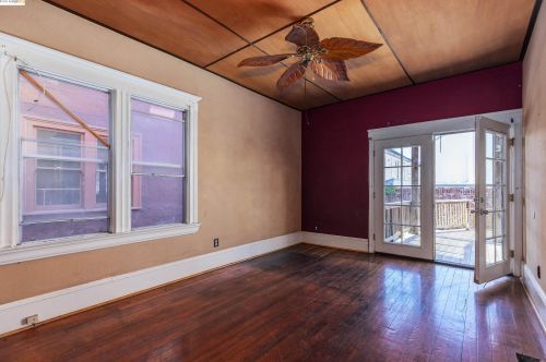 1115 Chestnut St, Oakland CA 94607-2874 exterior