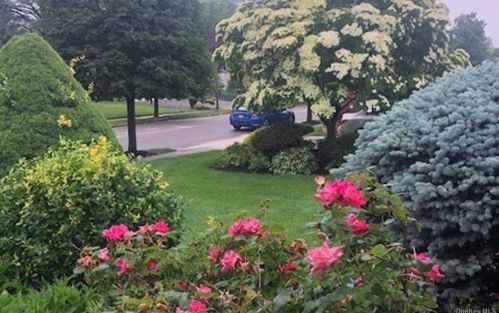 14 Fair Ln, Muttontown, NY 11753-2310