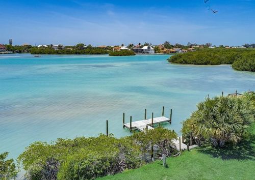 721 Bayshore Rd, Nokomis, FL 34275-1915