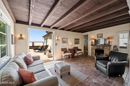 1205 Ocean Dr, Oxnard, CA 93035-4555