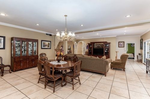 12070 Morning Ave, Downey CA  90242-2324 exterior