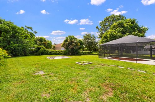 977 Sarto Ln, Fort Pierce FL  34953-2676 exterior