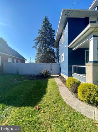 520 Hockersville Rd, Swatara PA  17033-2076 exterior