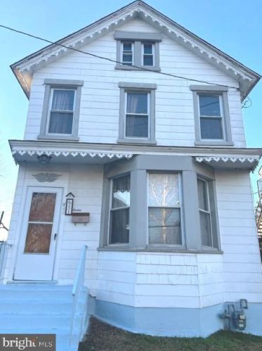 11 Broad St, Florence, NJ 08518-1308