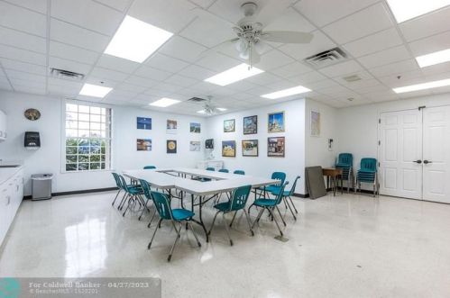 9796 Lemonwood Dr, Boynton Beach FL  33437-5452 exterior
